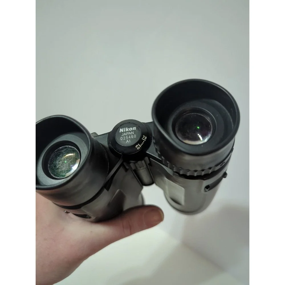 NIKON 8X40 6.5 WATERPROOF JAPAN BINOCULARS and carrying case no lens cap